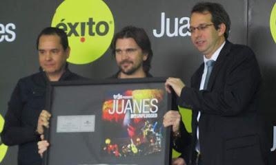 Juanes recibió 12 discos de platino por nuevo disco