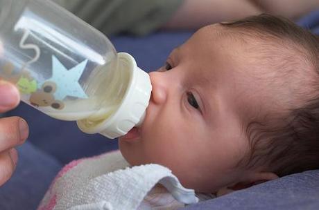 leche-de-soja-bebe La leche de soja es tan efectiva como la leche de vaca para los bebés