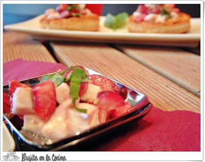 Tartaleta o cucharitas de picotas y mozarella