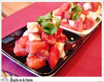 Tartaleta o cucharitas de picotas y mozarella