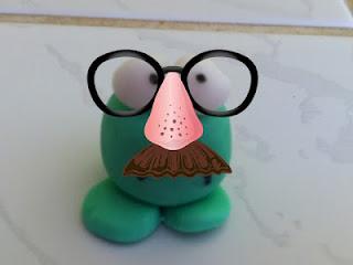 EL DESFILE DE  LA RANA