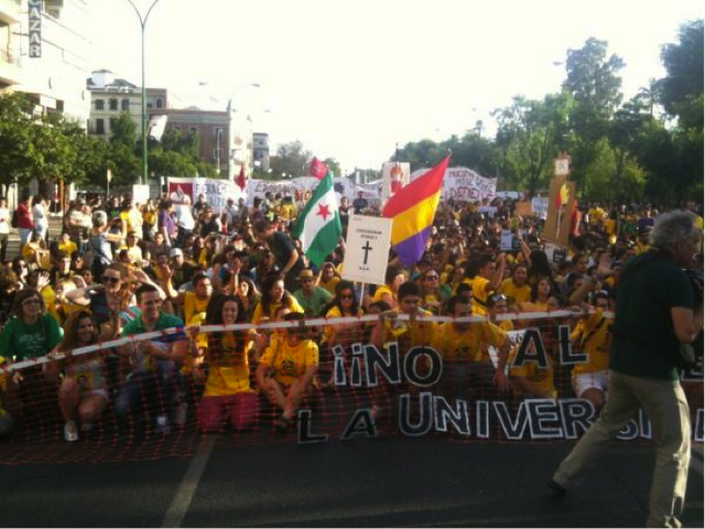 Los  estudiantes sevillanos se manifiestan por segunda vez contra los recortes