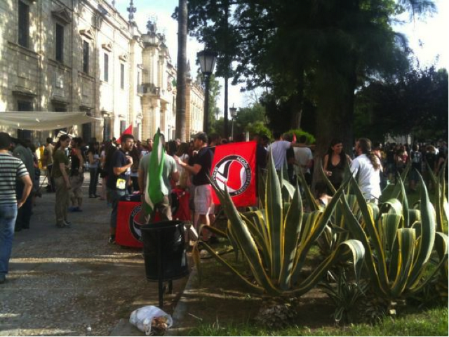 Los  estudiantes sevillanos se manifiestan por segunda vez contra los recortes