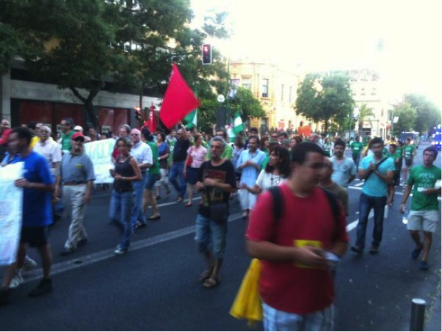 Los  estudiantes sevillanos se manifiestan por segunda vez contra los recortes