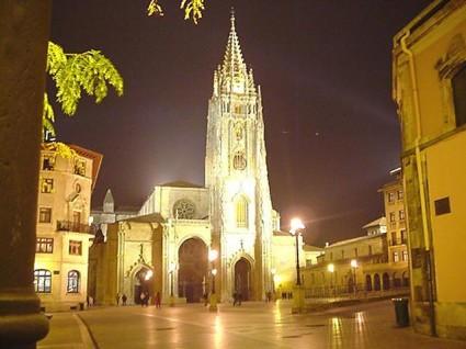 Oviedo,Recorriendo Historia…