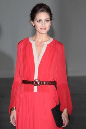 Olivia Palermo, una espléndida mujer de rojo en Milán