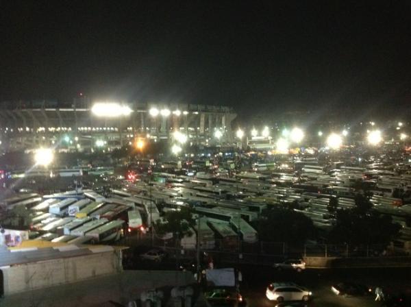 Televisa, acarreados del PRI, “#yosoy132″ y los incidentes en el Estadio Azteca