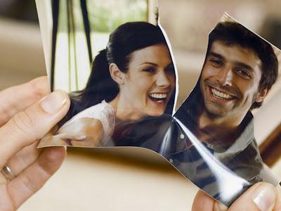 Las separaciones de los amigos, una luz de alerta para la pareja.