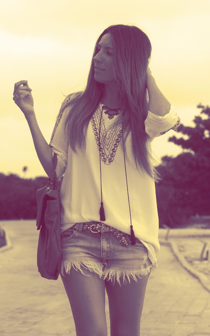 Outfit con túnica étnica verano 2012. Blog de moda Mes Voyages à Paris, desde Cancún, México, por Mónica Sors