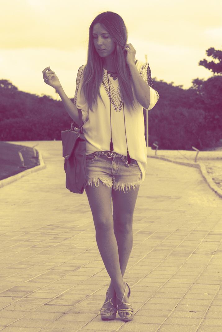 Ethnic tunic from Queen's Wardrobe at the fashion blog of Mónica Sors, fashion blogger based in Cancun, Mexico