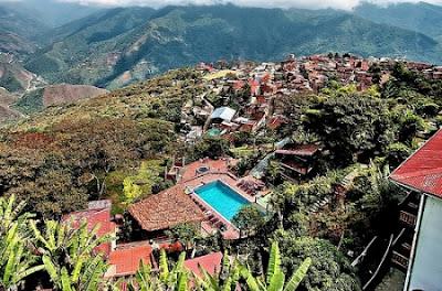 Carretera a los Yungas y el turismo macabro