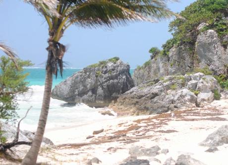 Tulum beach Tulum, Cancun, mayan ruins. Fashion blogger Mónica Sors in Mexico