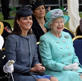 Kate Middleton repite modelo en Nothingham, donde se celebra ahora el 60 Jubileo