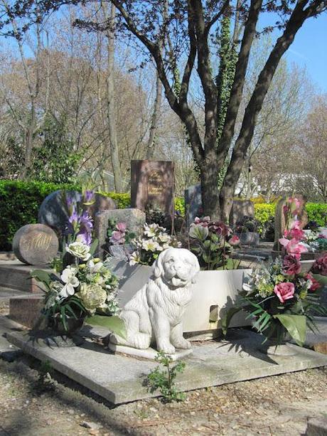 UN LUGAR EXTRAÑO: EL CEMENTERIO DE ANIMALES DE ASNIÈRES