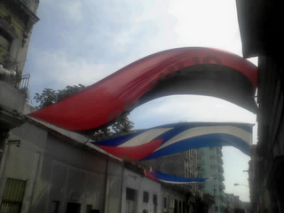 Protesta  contra el mercenarismo bailando en las calles, solo sucede en Cuba [+ fotos]