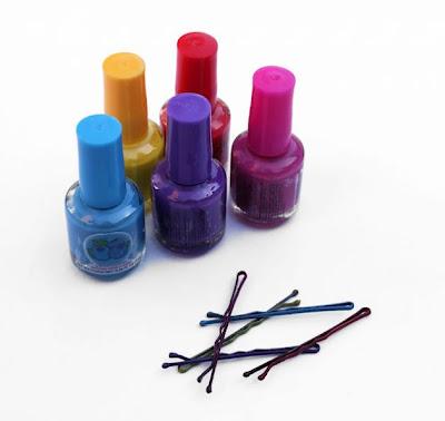 Dales un toque de color a tus ganchitos del pelo