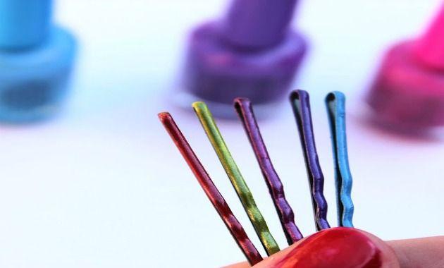 Dales un toque de color a tus ganchitos del pelo