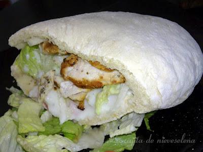 Souvlaki y pan de pita