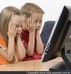 Como padres debemos estar al tanto y ser muy cuidadosos con el contenido que ven nuestros hijos en Internet o la televisión...