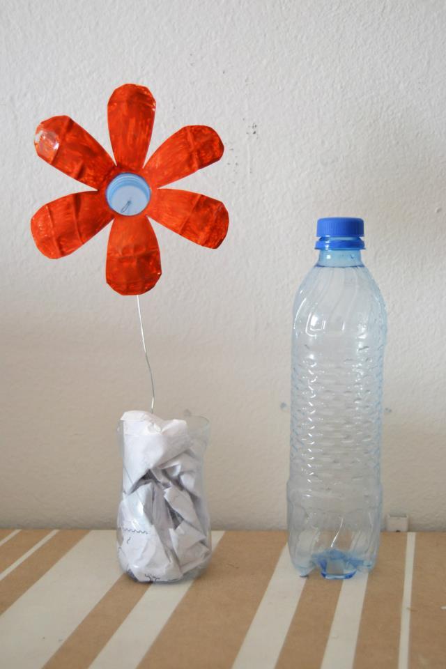 Fabrica una flor recilada para la Fiesta de Begoña del 23 de junio