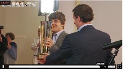 Magnus Carlsen brillante vencedor del Memorial Tal 2012