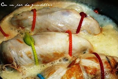 Pechuga de pollo rellena de salsa de setas