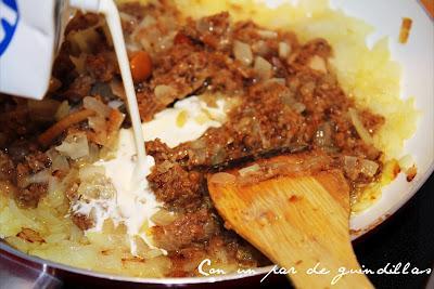 Pechuga de pollo rellena de salsa de setas