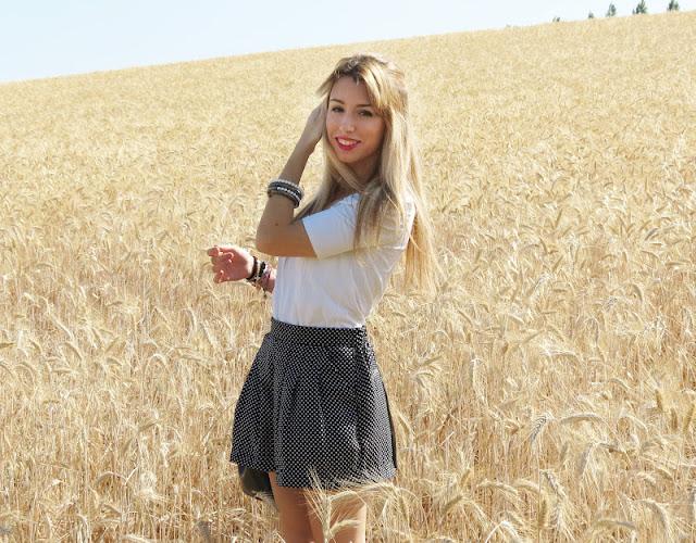 Dots in Black and White