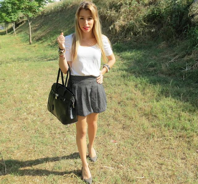 Dots in Black and White