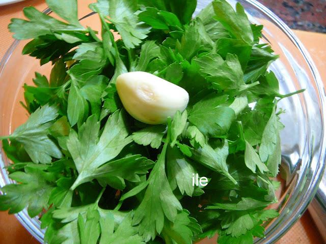 Porotos o judiones en aceite con ajo y perejil