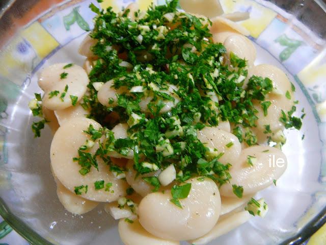 Porotos o judiones en aceite con ajo y perejil