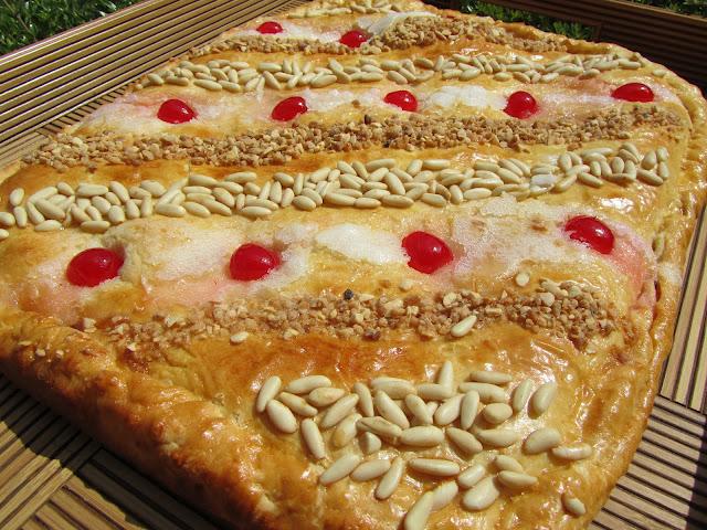 Coca empanada  de San Juan