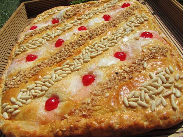 Coca empanada  de San Juan