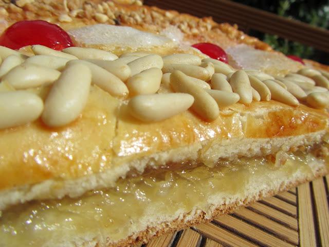 Coca empanada  de San Juan