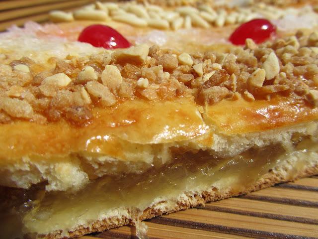 Coca empanada  de San Juan