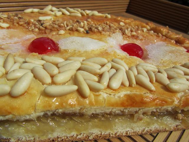 Coca empanada  de San Juan