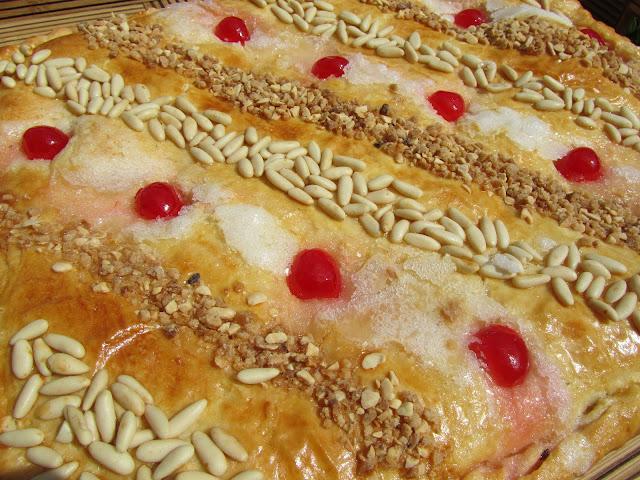 Coca empanada  de San Juan