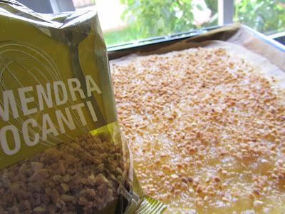 Coca empanada  de San Juan