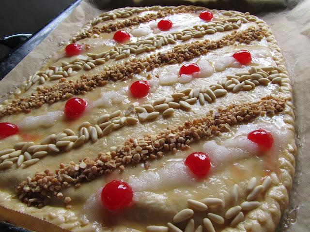 Coca empanada  de San Juan