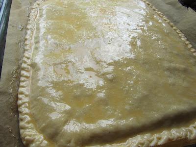 Coca empanada  de San Juan