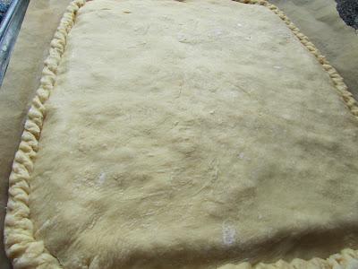 Coca empanada  de San Juan