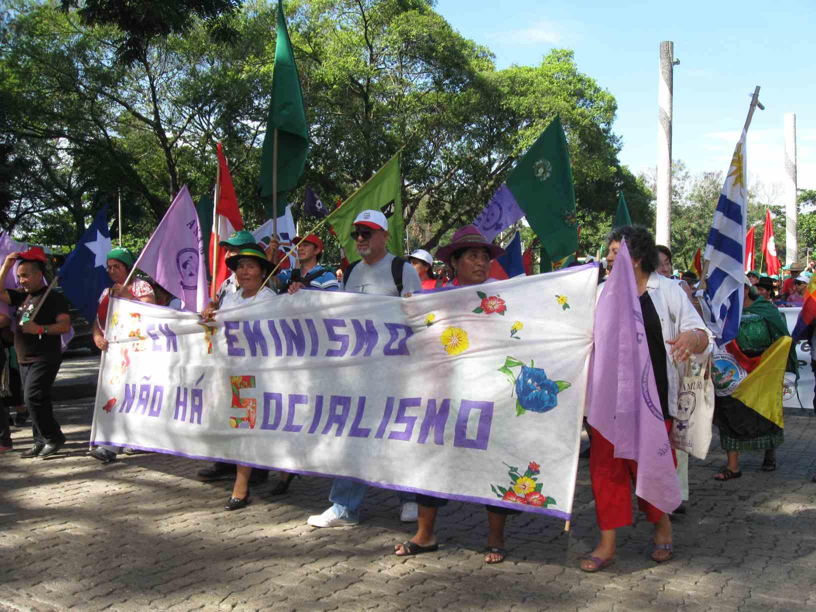 Mujeres se movilizan en Cumbre de los Pueblos en Rio+20