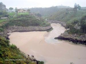 Playa de Guadamía : Meandros del rio