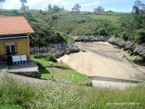 Playa de Guadamía : Meandros y bar