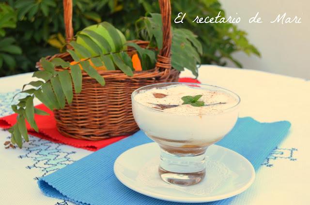 MANZANAS CARAMELIZADAS CON CREMA DE YOGUR