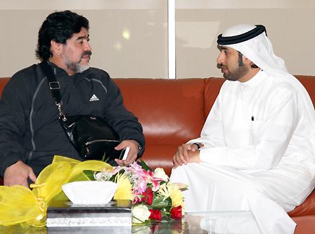 Un año más. Maradona seguirá en el Al Wasl. 