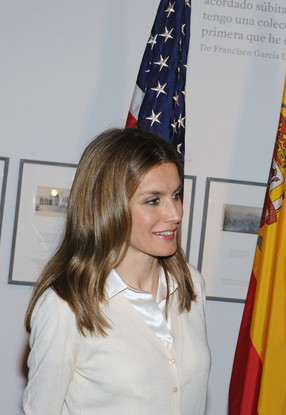 Dña. Letizia  con rebeca de lana en Nueva York. Imágenes de sus estilismos