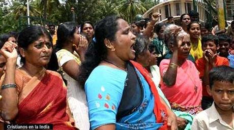 Extremistas hindúes agreden a doce familias cristianas