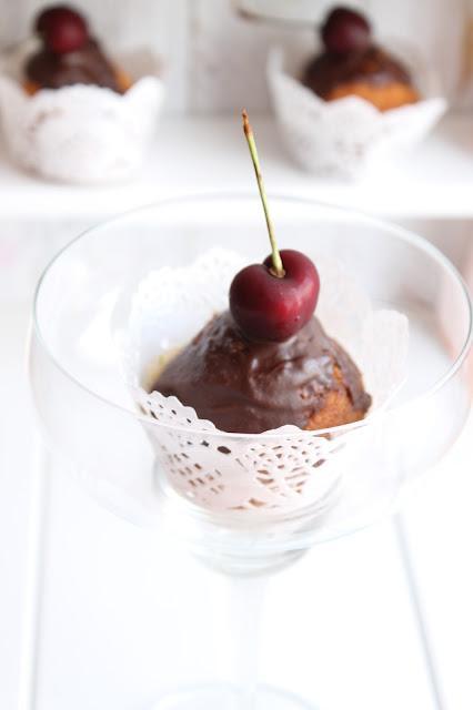 DIY Decoración - Doylie cupcake wrap DIY Decoración - Doylie cupcake wrap