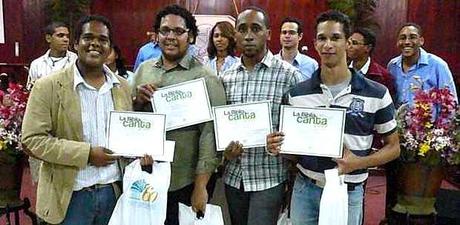 La Biblia pone la letra, los jóvenes la música La Biblia pone la letra, los jóvenes la música